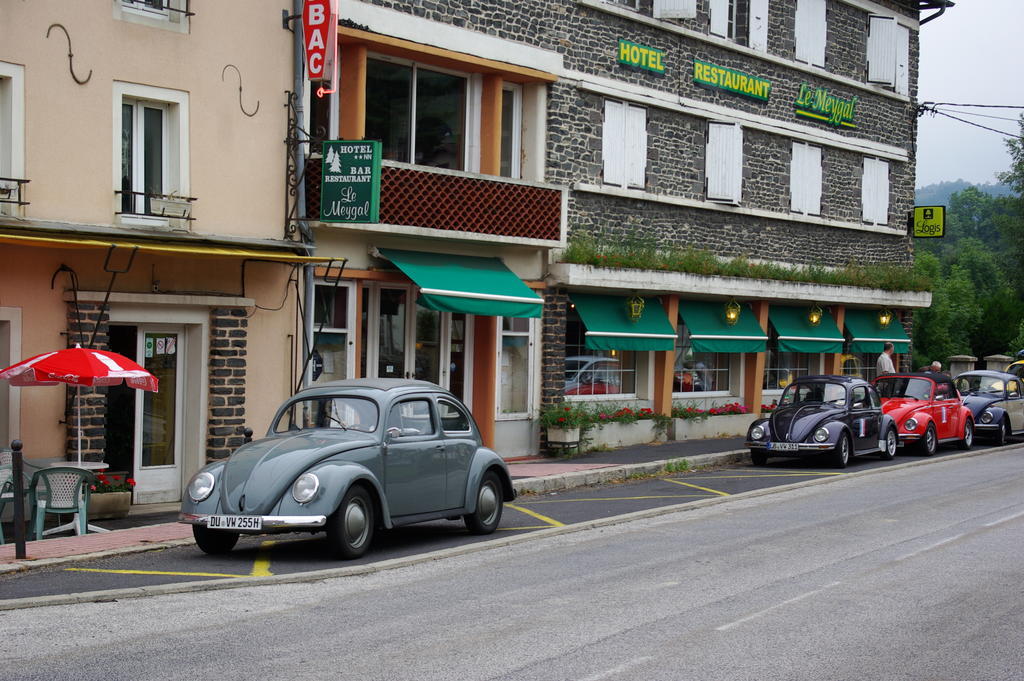 Hotel Le Meygal Saint-Hostien Esterno foto